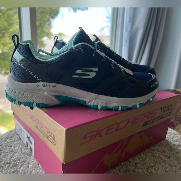 NWT - Skechers Women's Hillcrest Sneakers, Navy, size 8. - Picture 4 of 9